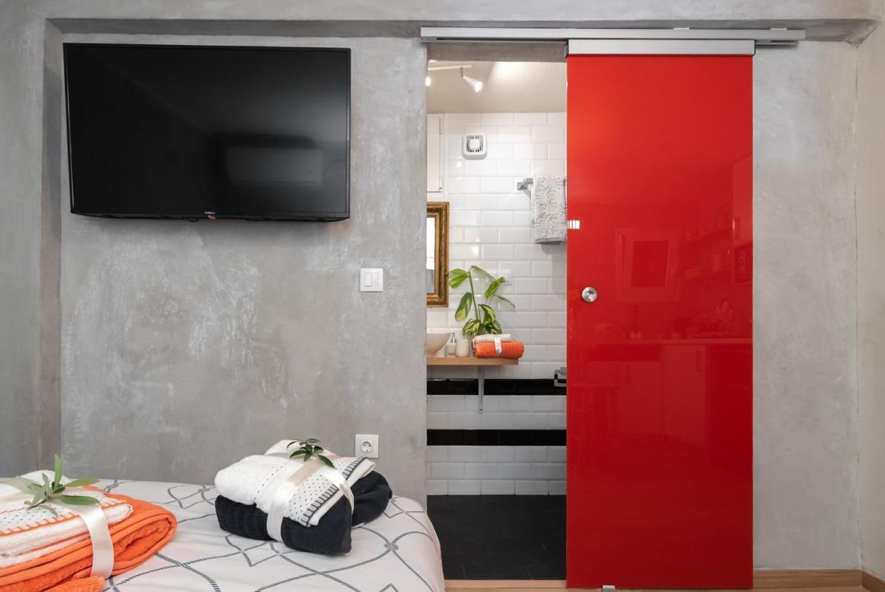 Cozy Tiny Apartment In The Heart Of Plaka Athens Exterior photo